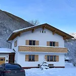 Chalet Villa Alpen Lodge Zugspitze * Bichlbach