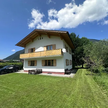 펜션 Chalet Villa Alpen Lodge Zugspitze *
